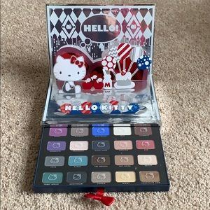 BRAND NEW Sephora hello kitty eyeshadow palette
